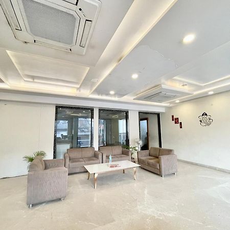 Hotel Rudraksh ! Varanasi !Fully-Air-Conditioned Hotel At Prime Location With Parking Availability, Near Kashi Vishwanath Temple, And Ganga Ghat 2 Bagian luar foto