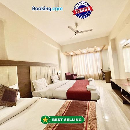 Hotel Rudraksh ! Varanasi !Fully-Air-Conditioned Hotel At Prime Location With Parking Availability, Near Kashi Vishwanath Temple, And Ganga Ghat 2 Bagian luar foto